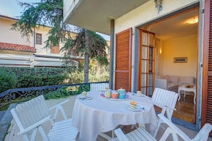 Family House, Multiple Bedrooms, 2 Bathrooms, Sea Facing (Casa Maddalena al Mare 600m from sea) | Outdoor dining - Casa Maddalena al Mare 600m From sea (Pietrasanta)