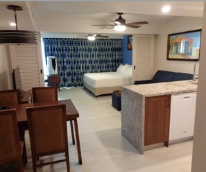 In-room safe, iron/ironing board, WiFi, bed sheets