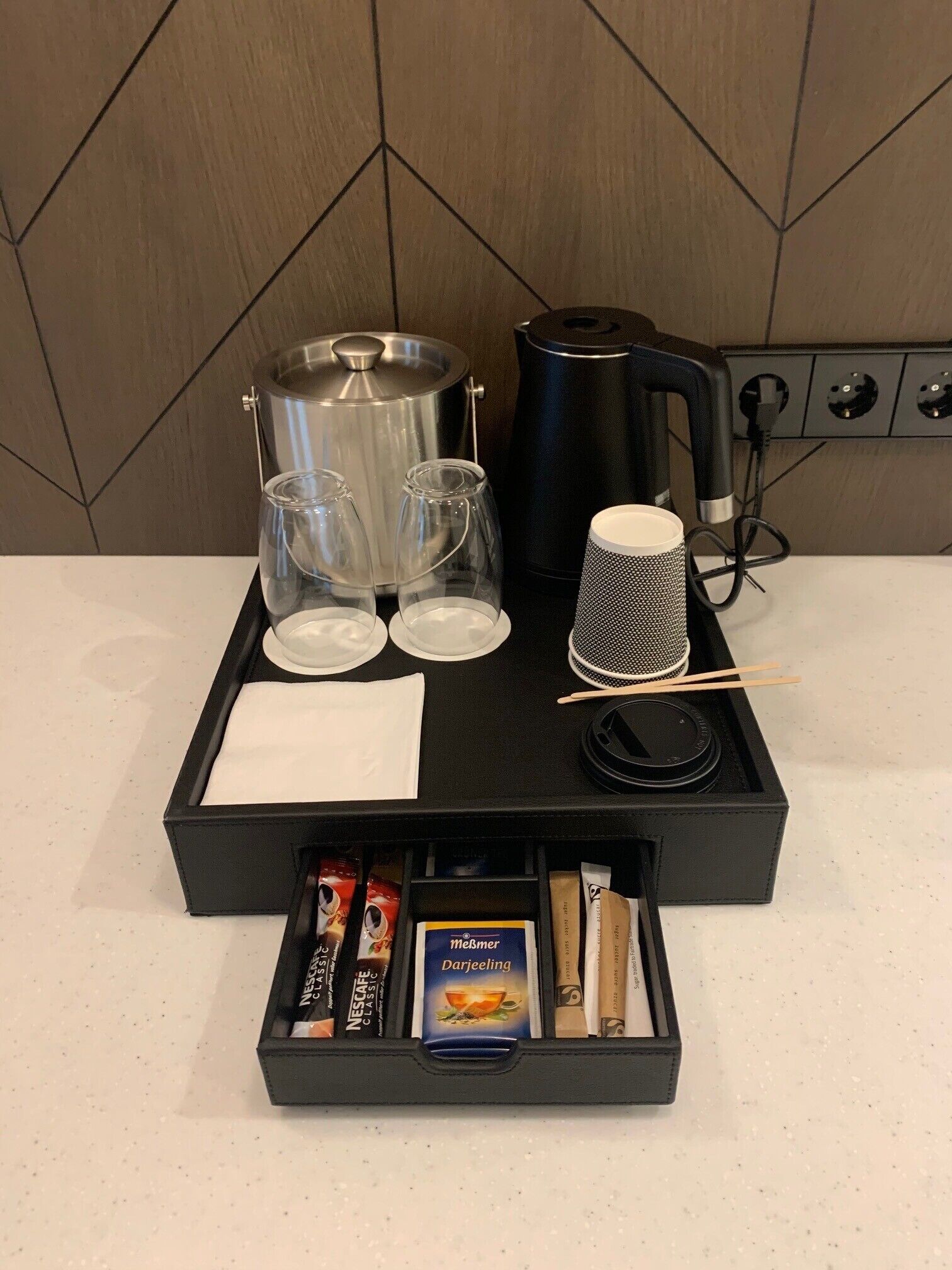 studio, 1 queen bed with sofa bed, non smoking | coffee and/or coffee maker