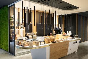 Free daily continental breakfast - Residence Inn by Marriott Essen City (Essen)