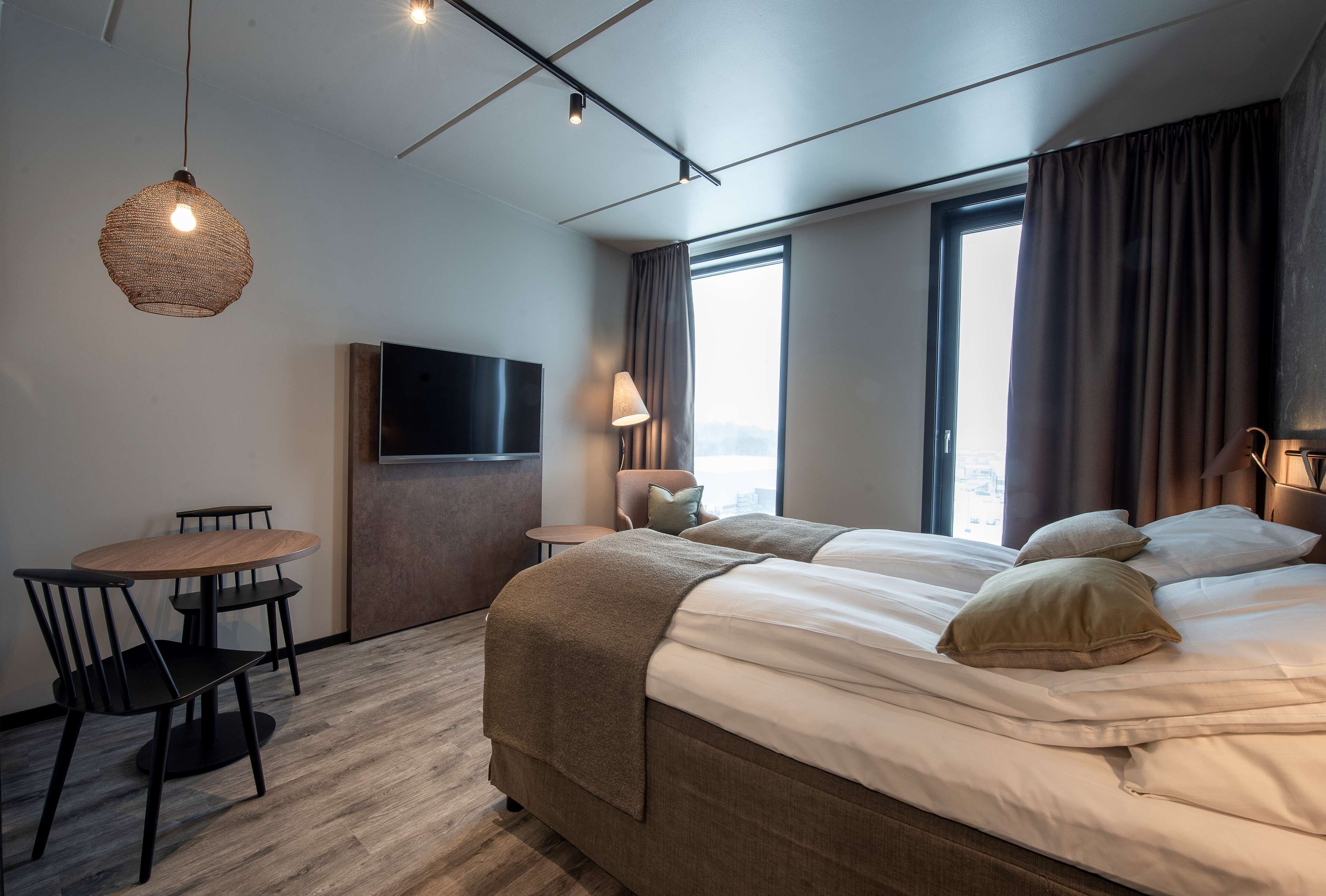 twin room | 1 bedroom, premium bedding, minibar, desk