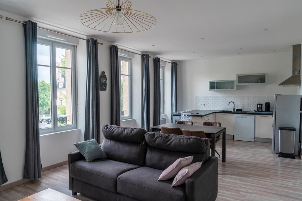 Fernseher, DVD-Player, Stereoanlage