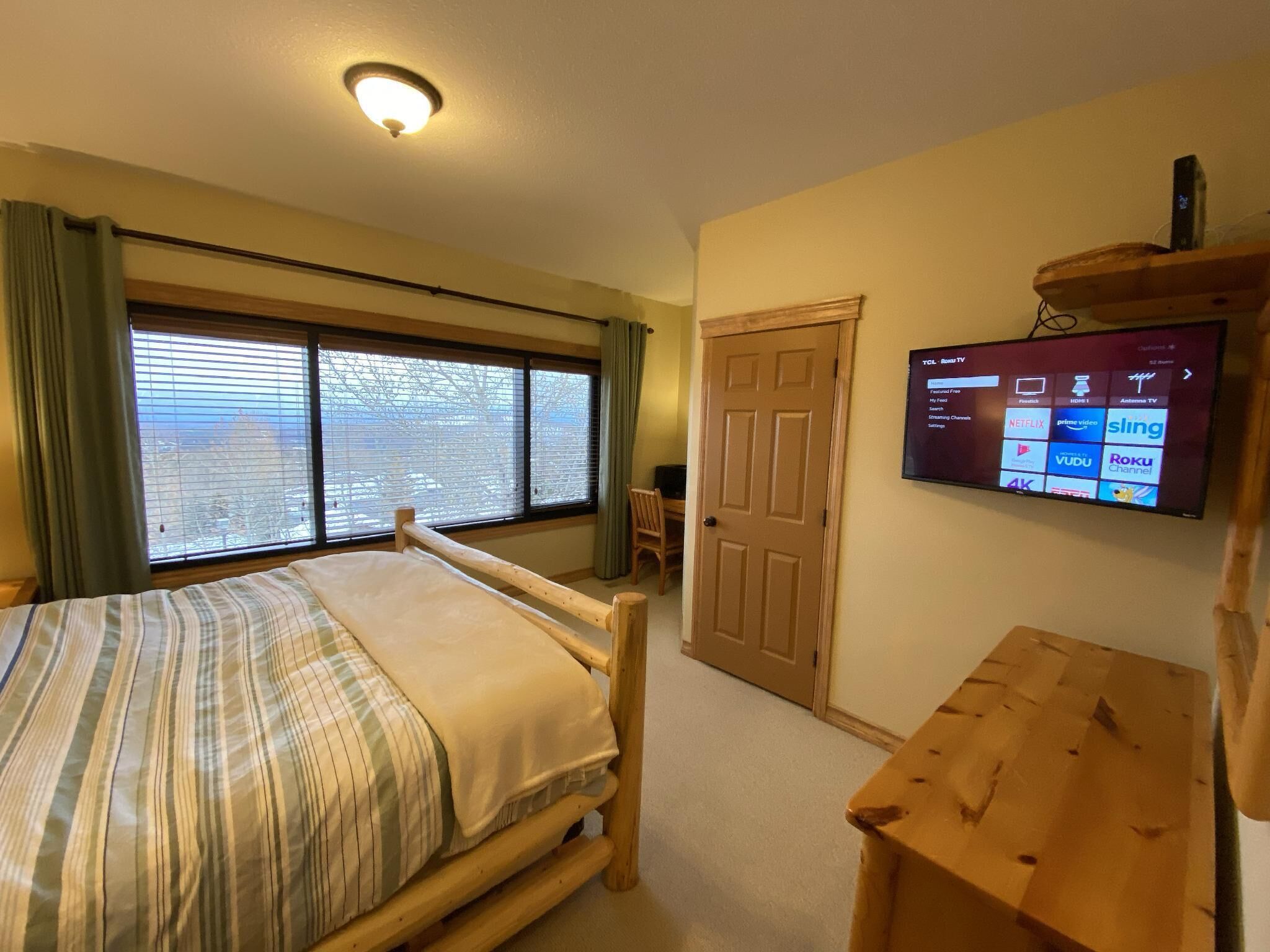 SullivanStone 29 - Golf - Ski - Hike - Chill - Private Hot Tub - Sleeps 8