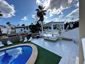 Piscine extérieure, piscine chauffée