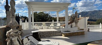 Villa Lissa with private heated pool