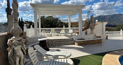 Villa Lissa with private heated pool