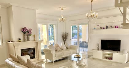 Villa Lissa with private heated pool