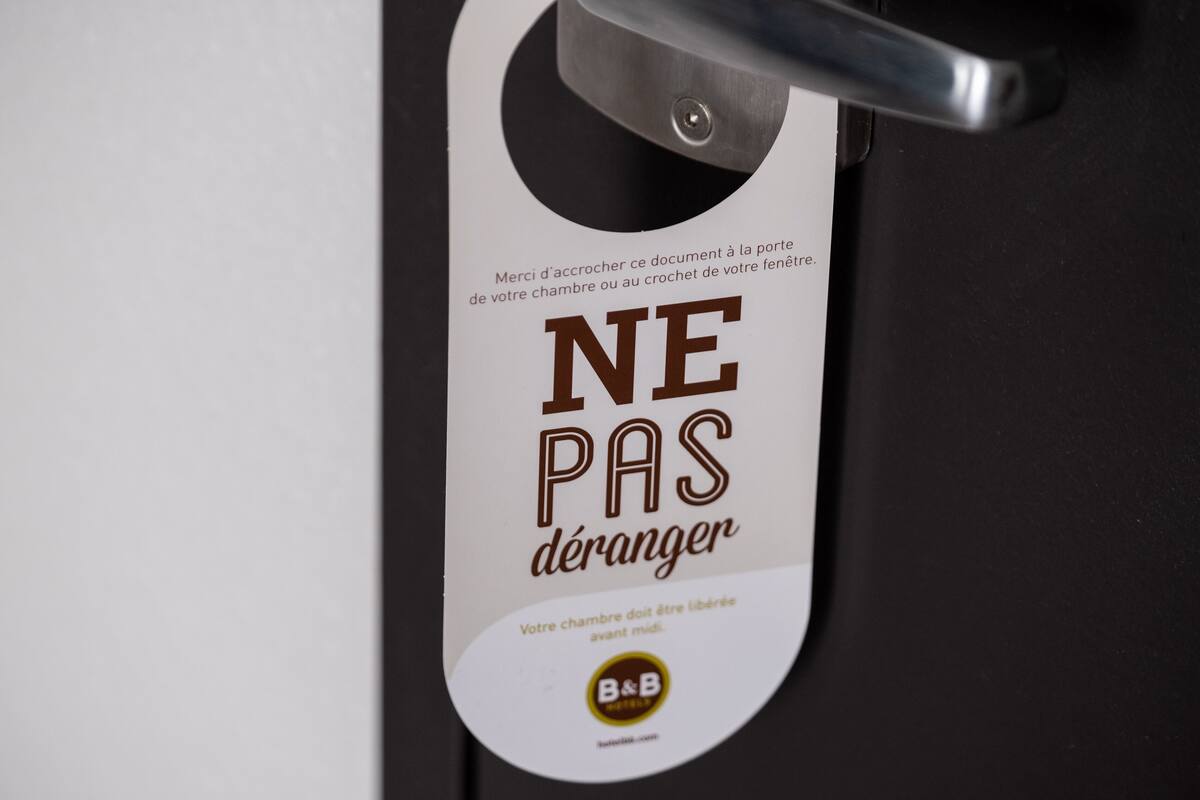 1 bedroom, desk, free wifi, bed sheets