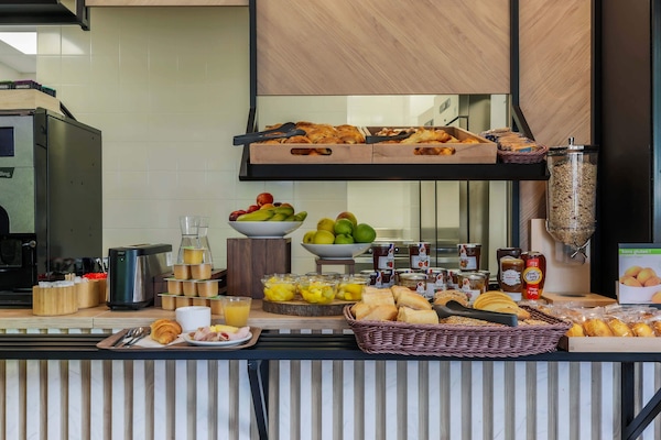 Daily buffet breakfast for a fee