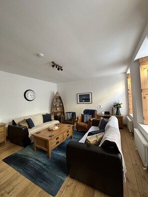 Cottage | Living area | Fireplace - Coastal 2-bed Cottage for 4 Cellardyke, Anstruther (Anstruther)