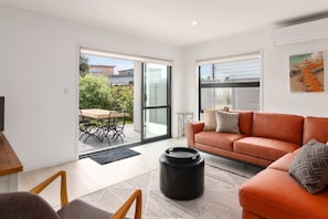 TV, Netflix, streaming services