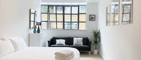 2 bedrooms, desk, iron/ironing board, free WiFi