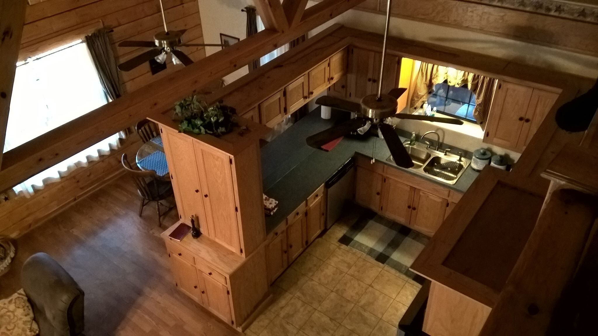 Cabin with Mountain Views