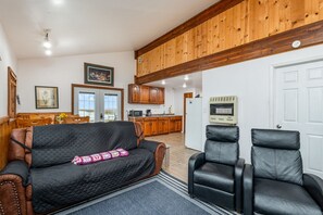 Smart TV - Cozy Home on Lake Huron I (Au Gres)