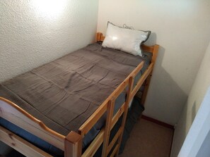 2 habitaciones, tabla de planchar con plancha y wifi 