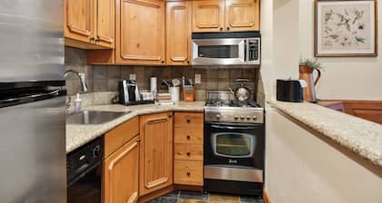 Family Fun Getaway 3BR Villa in Midway at Zermatt Resort