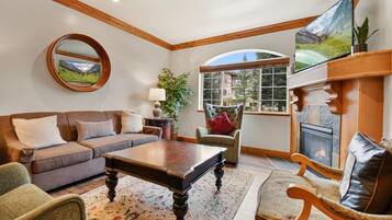 智能电视、壁炉