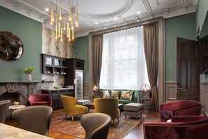 ロビー応接スペース