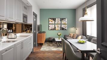 Premium Apartment, 2 Bedrooms | Premium bedding, in-room safe, blackout curtains, free WiFi