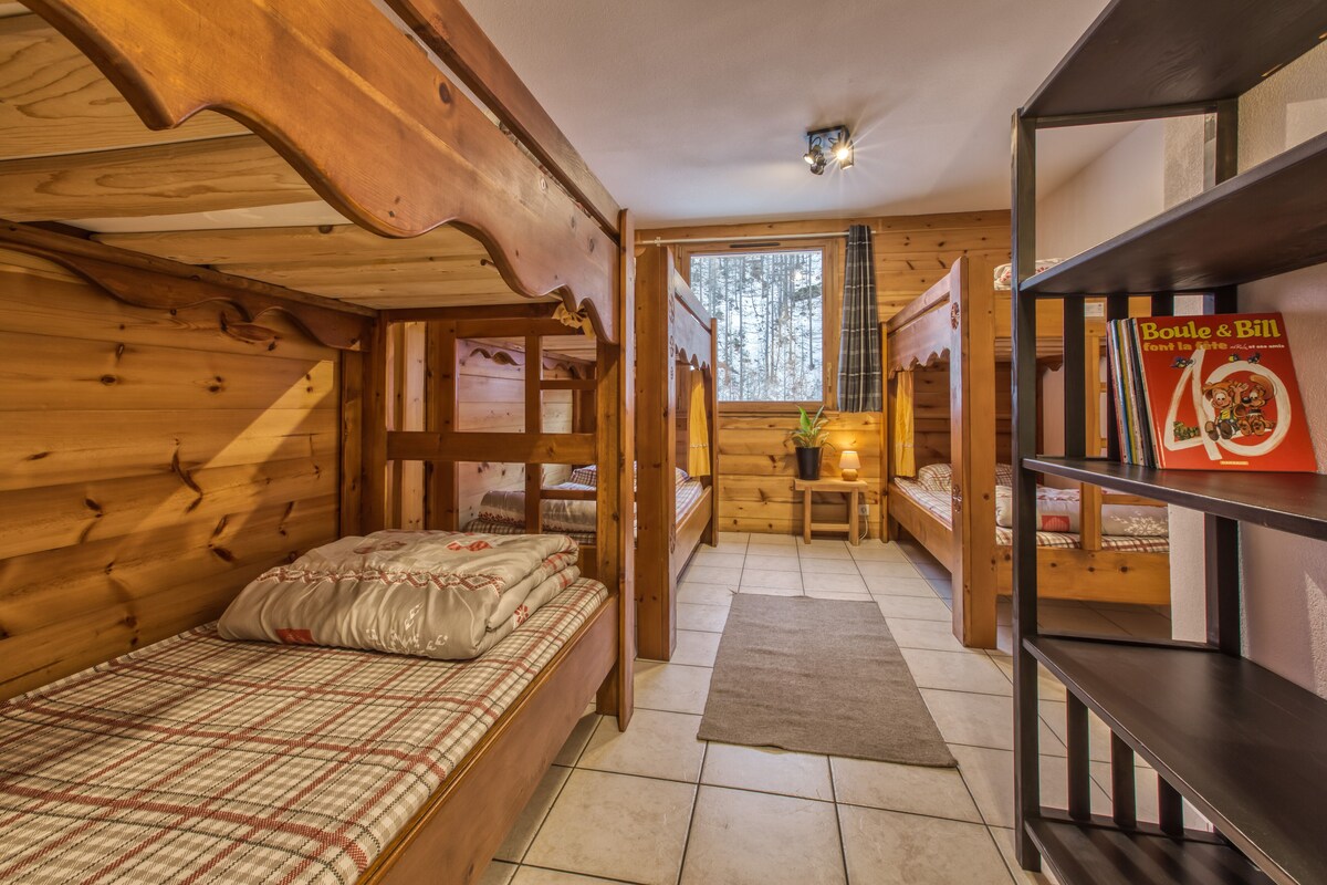 Classic Shared Dormitory, Ensuite, Mountain View (Argousier) | 1 bedroom