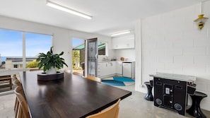 Dining - 1 Luana - Your Ultimate Beachside Retreat in Lorne (Lorne)