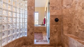 Combined shower/tub, jetted tub, hair dryer, towels - INCREDIBLE, City and Mountain Views!!  The best Arizona SUNSET views!  (Gold Canyon)