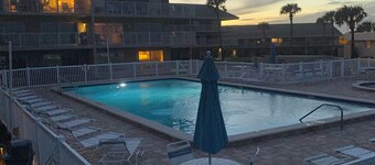 🌸🌊BEAUTIFUL UPDATED CONDO ON NO DRIVE PART OF NEW SYMRNA BEACH! 🌸🌊