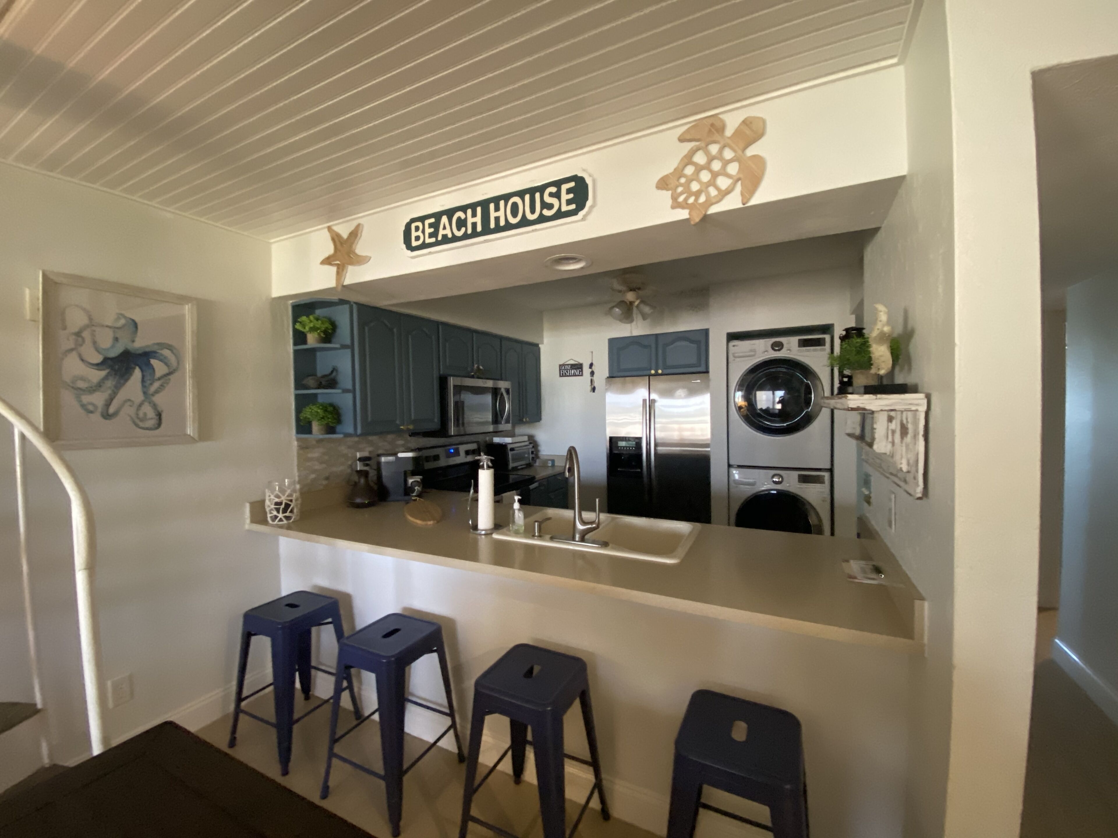 🌸🌊BEAUTIFUL UPDATED CONDO ON NO DRIVE PART OF NEW SYMRNA BEACH! 🌸🌊