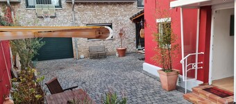 Most beautiful location on the Rhine in the immediate vicinity of the city cozy house with fireplace