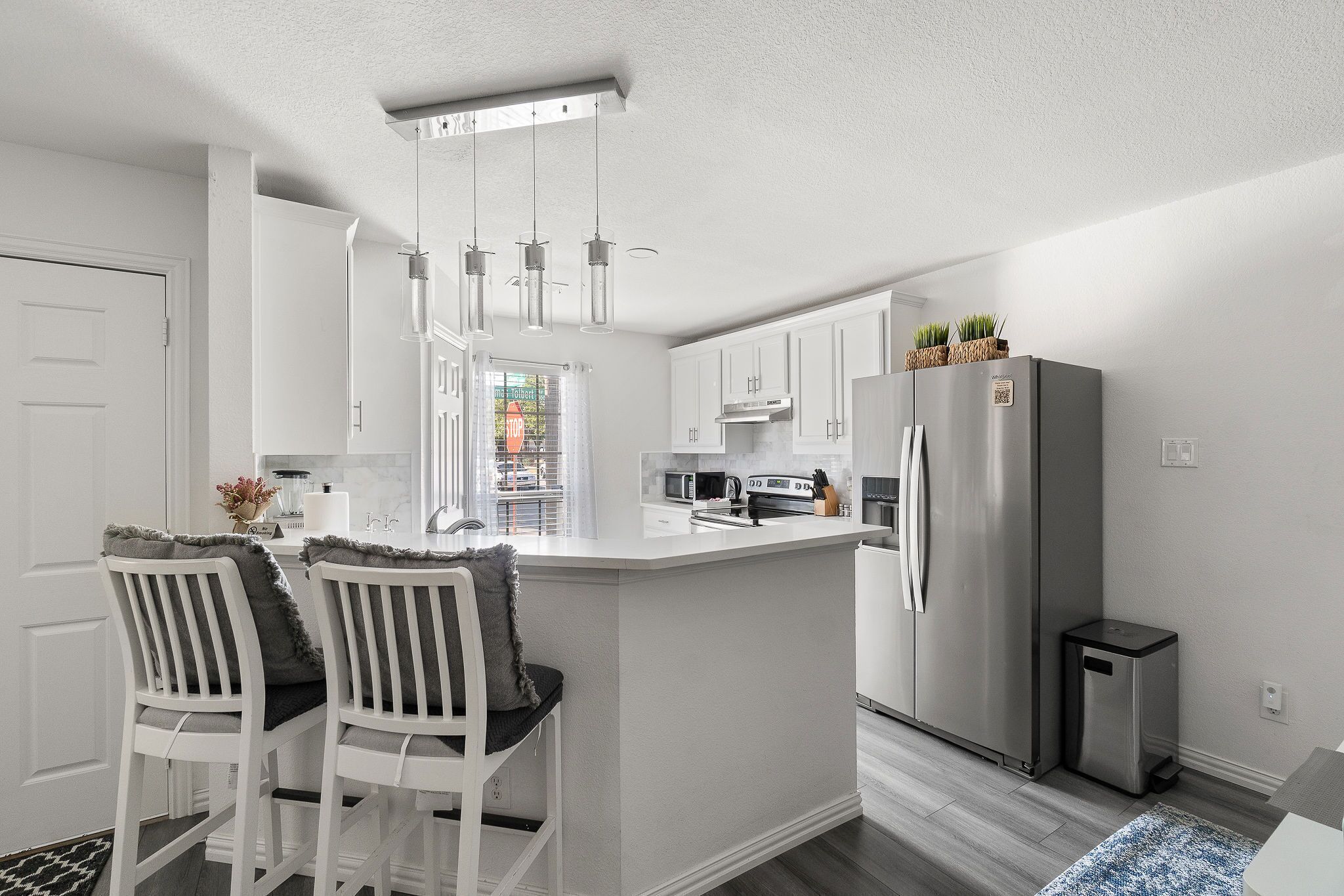 ثلاجة، ميكروويف، فرن، موقد طهي مسطح