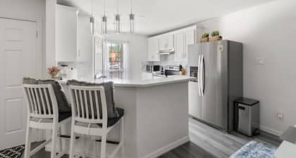Modern 3 Bedrooms Home Just 5 minutes to Deep Ellum