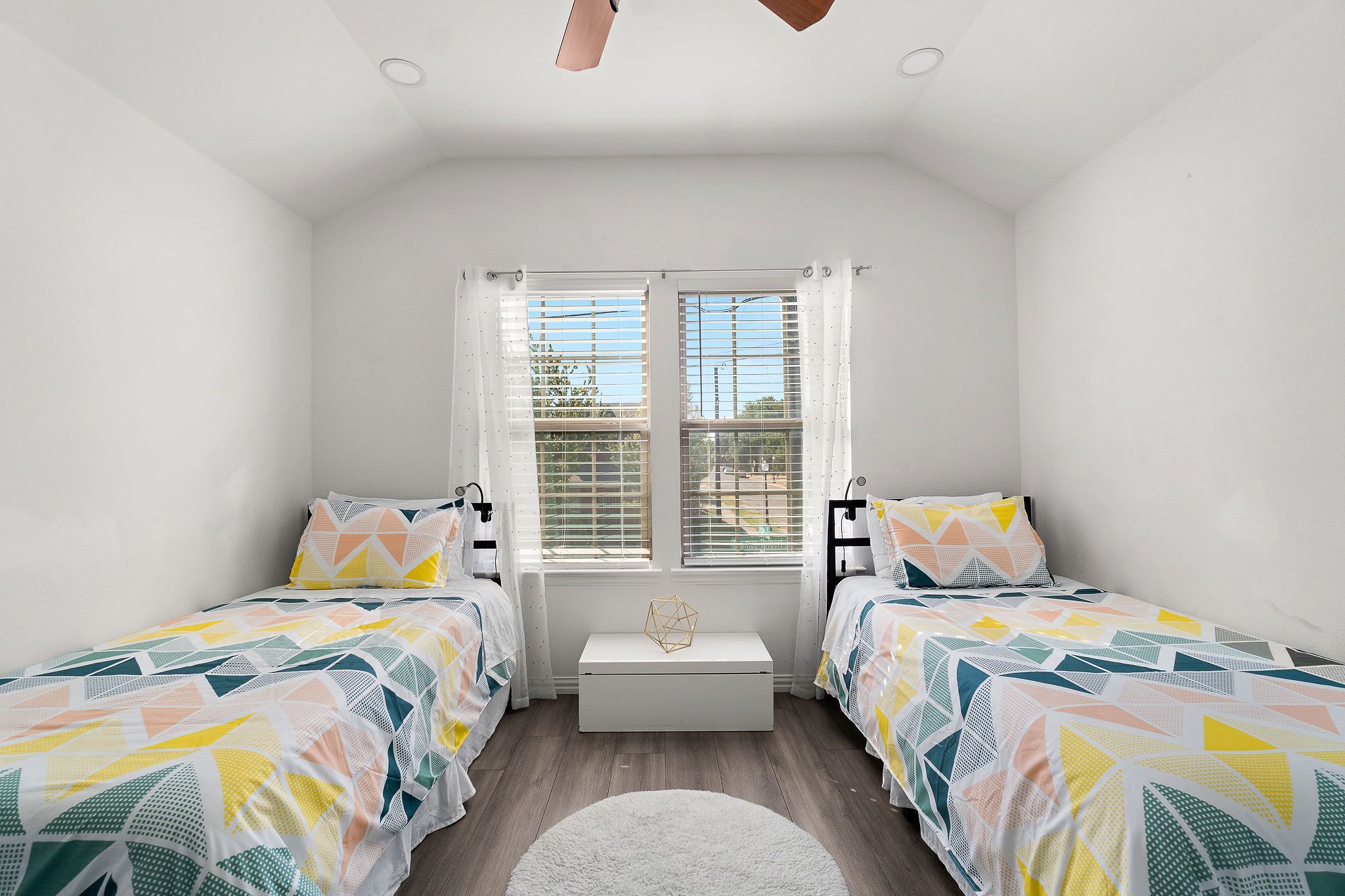 Modern 3 Bedrooms Home Just 5 minutes to Deep Ellum