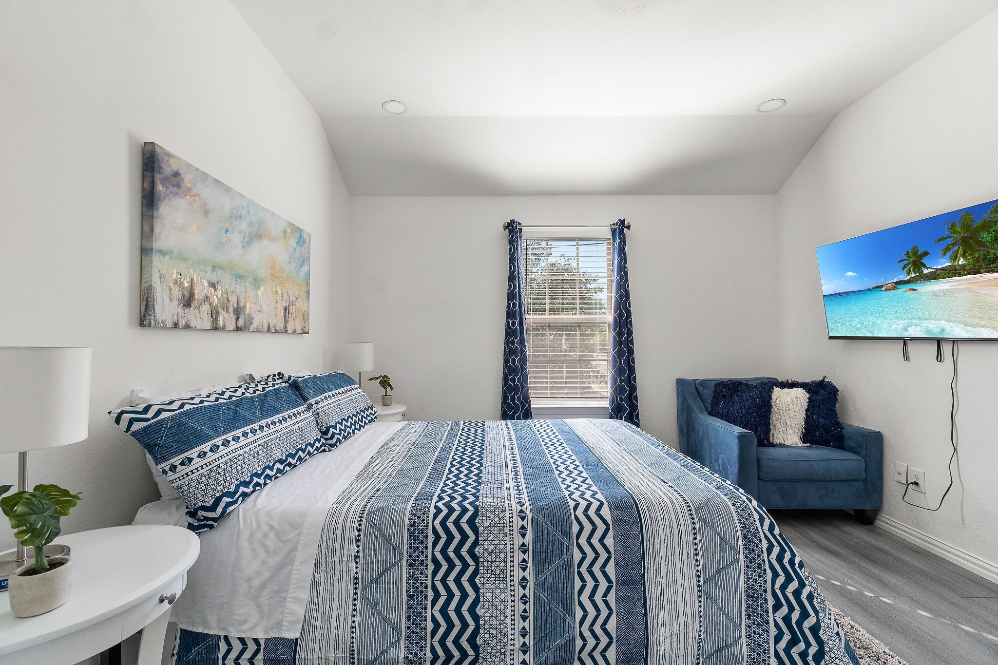 Modern 3 Bedrooms Home Just 5 minutes to Deep Ellum