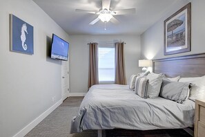 3 bedrooms, iron/ironing board, free WiFi, bed sheets - A Pet Friendly Tropical Oasis! (Port Aransas)