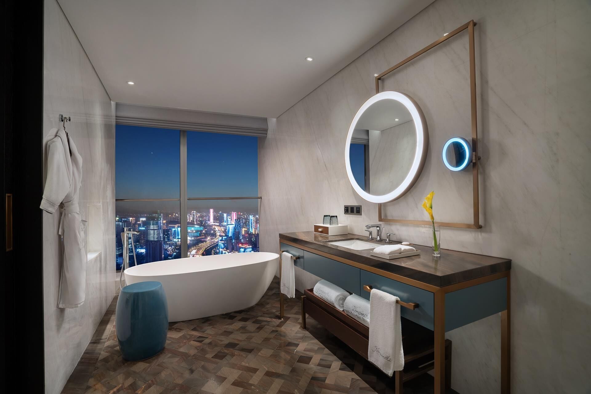 Room, 1 King Bed, City View | Down duvets, minibar, in-room safe, desk