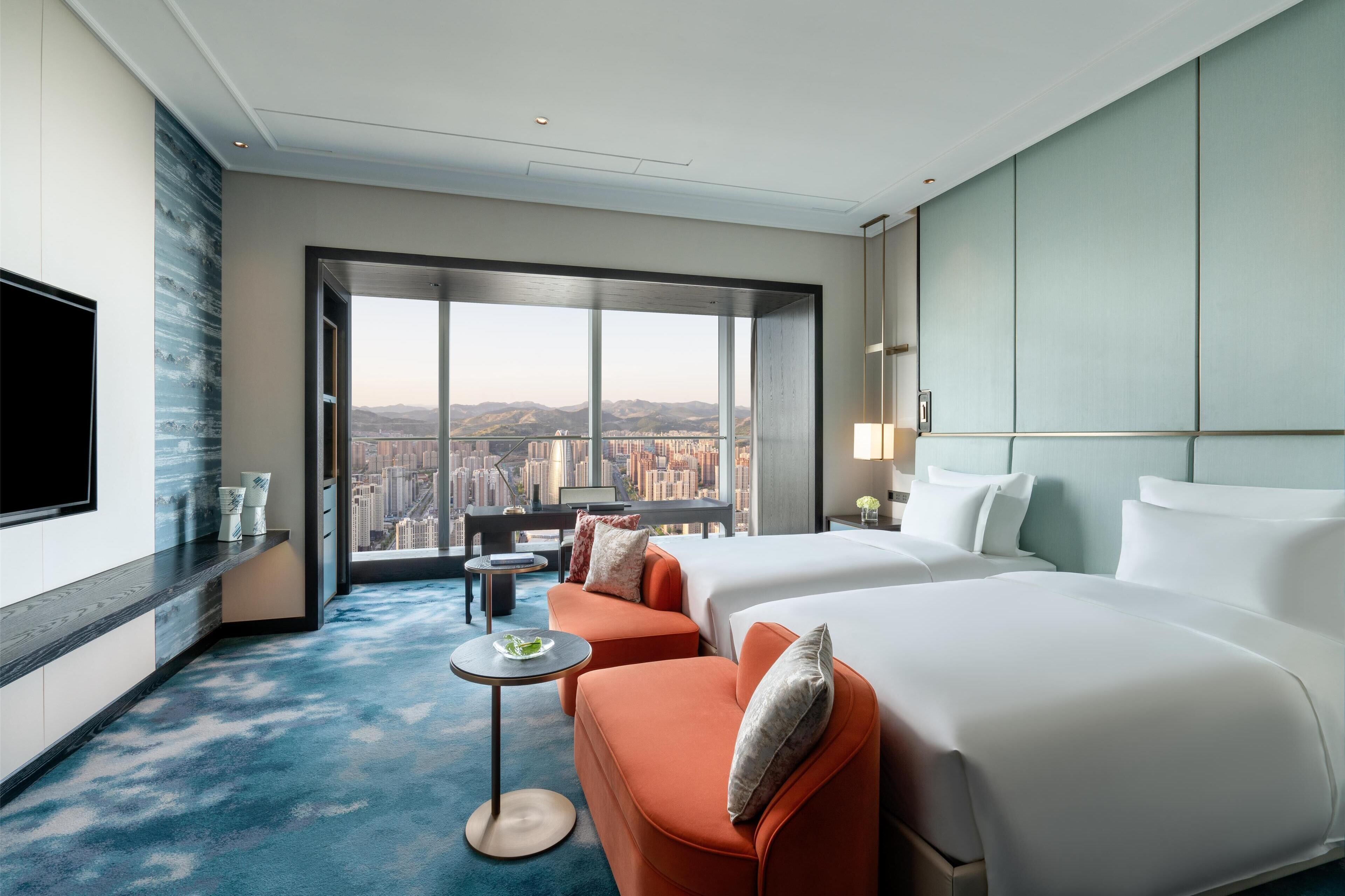 Down comforters, minibar, in-room safe, desk