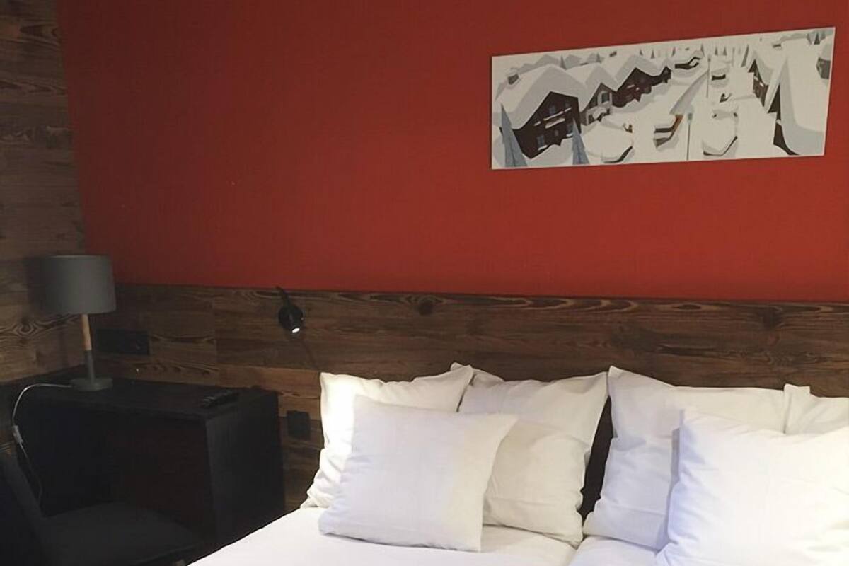 Comfort Twin kamer | Een kluis op de kamer, een bureau, verduisterende gordijnen, gratis wifi