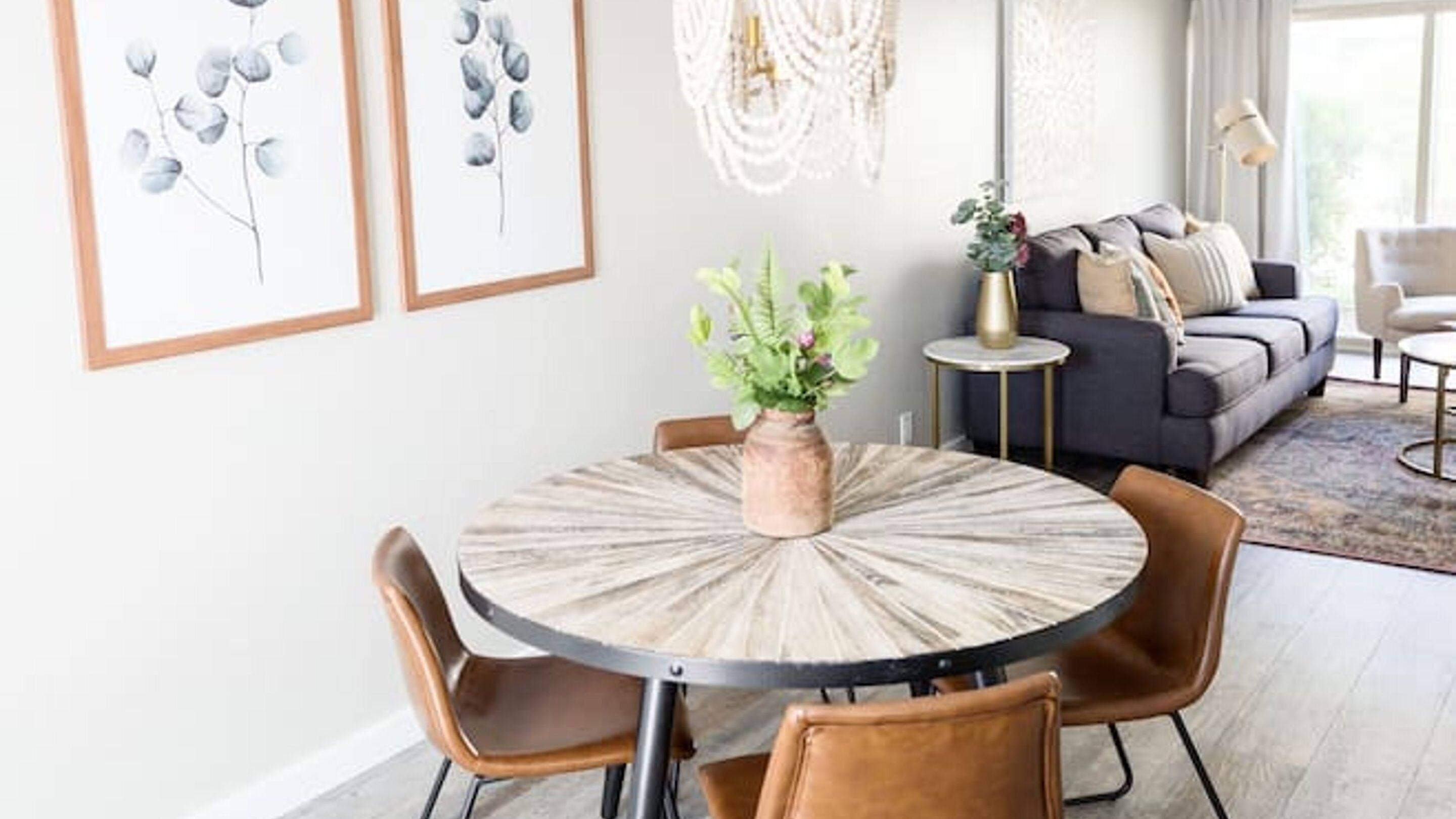 Studio (2 Bedrooms) | Living area