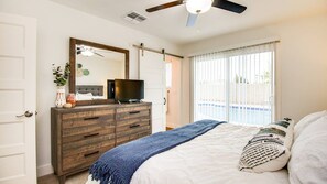 Studio (4 Bedrooms)