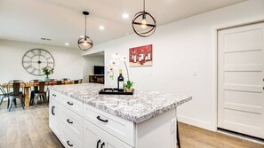 Studio (4 Bedrooms) | Private kitchen | Fridge, microwave, oven, toaster - Modern Comforts Near Old Town Scottsdale and Asu! (Scottsdale)