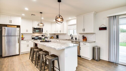 Modern Comforts Near Old Town Scottsdale and Asu!