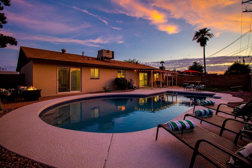 Modern Comforts Near Old Town Scottsdale and Asu!