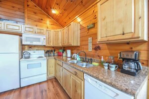 Fridge, microwave, oven, stovetop - Secluded Cabin Near Smoky Mountains. Hot Tub! Honeymoon! ❤️ (Sevierville)