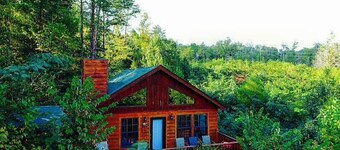 Secluded Cabin Near Smoky Mountains. Hot Tub! Honeymoon! ❤️