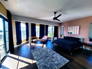 5 bedrooms, iron/ironing board, WiFi, bed sheets