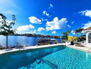 Piscine extérieure, piscine chauffée