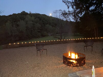 Laurel Highlands Private Estate with Barn & 80 Acres of scenic mountain trails. 