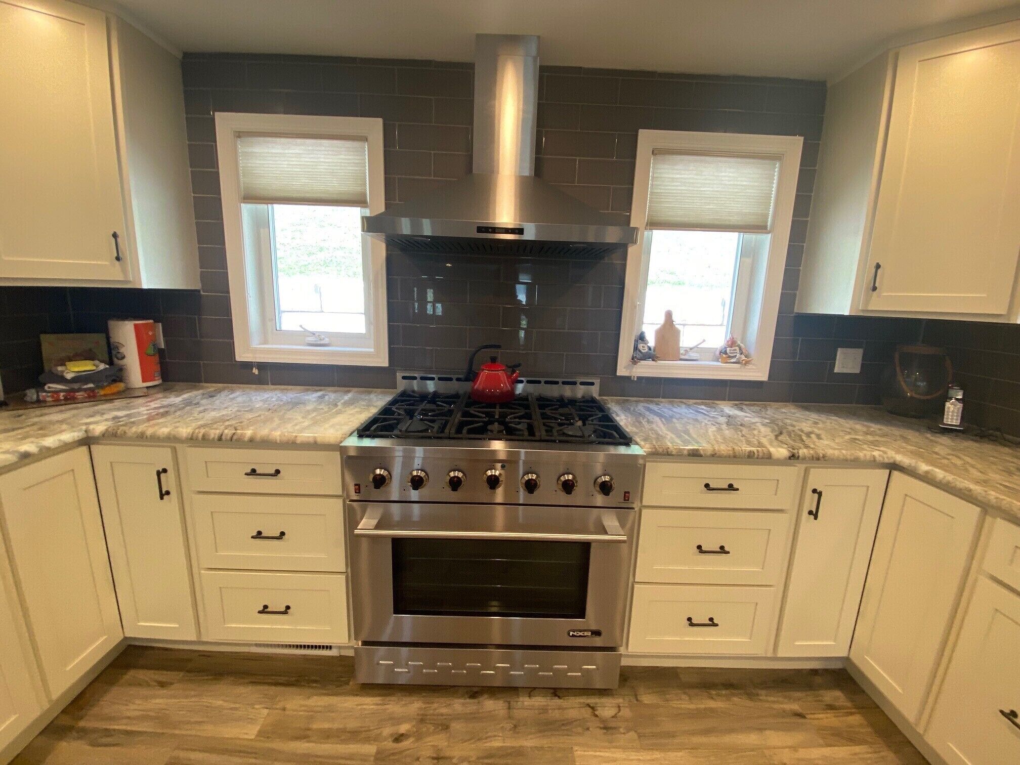 Laurel Highlands Private Estate with Barn & 80 Acres of scenic mountain trails. 