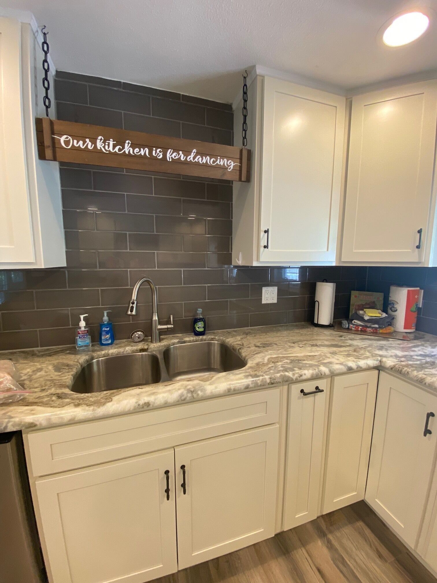 Laurel Highlands Private Estate with Barn & 80 Acres of scenic mountain trails. 