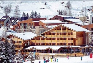 Front of property - Aalborg Hotel (Les Deux Alpes)
